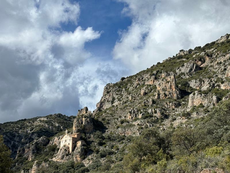 Circular als peus del Montsec d'Ares