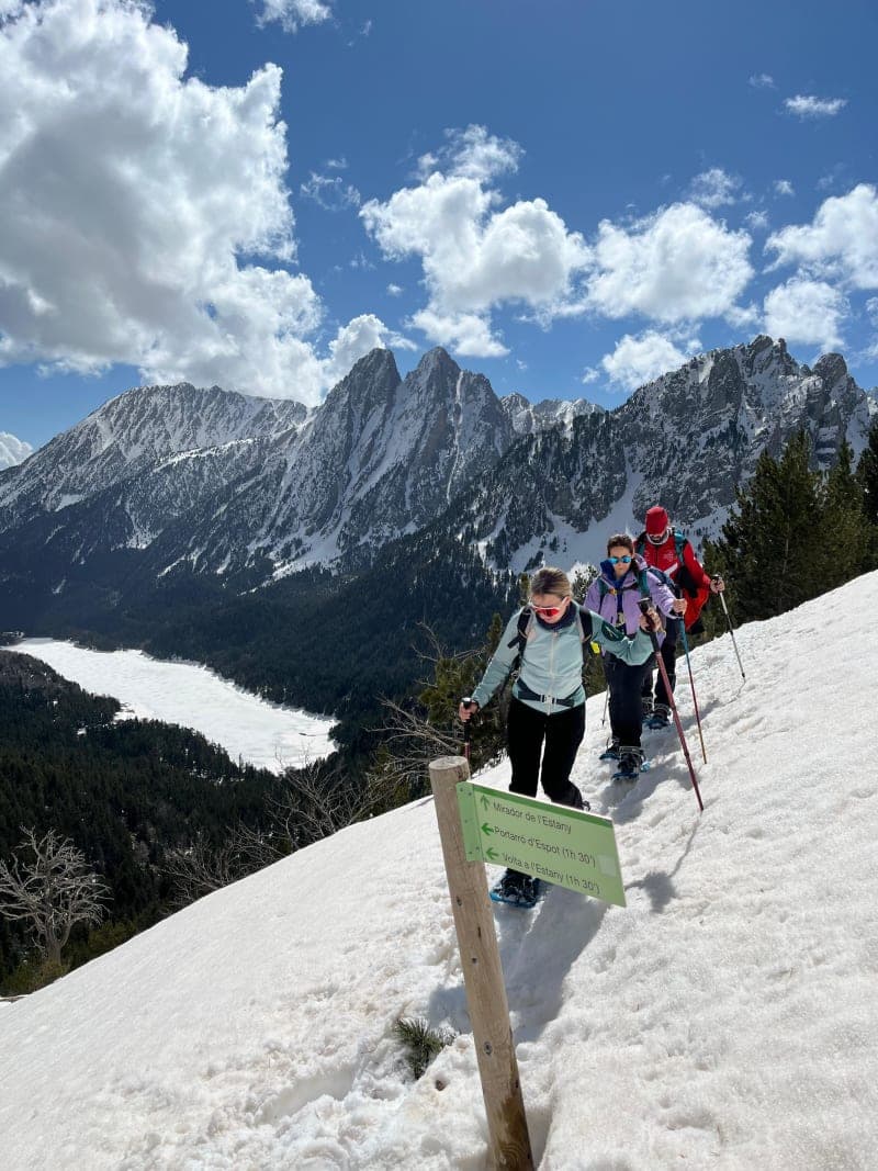 Estany de St. Maurici con raquetas de nieve