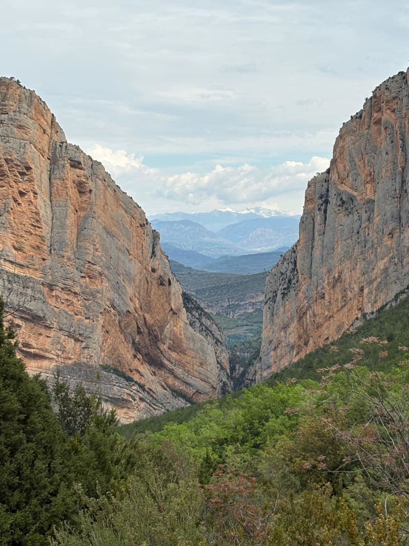 Paret de Catalunya i paret d'Aragó des de la Noguera